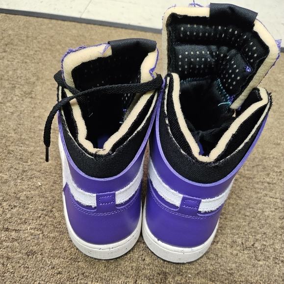 Size 9 - Jordan 1 Zoom Comfort Black/Crater Purple/White 2022 - Picture 2 of 7